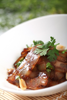 Beef tendon with chilies